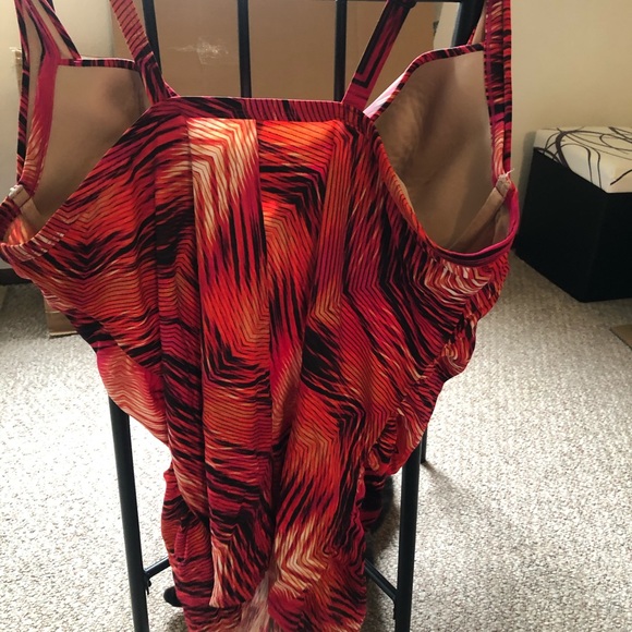 Plus size swimsuit top - Picture 4 of 4